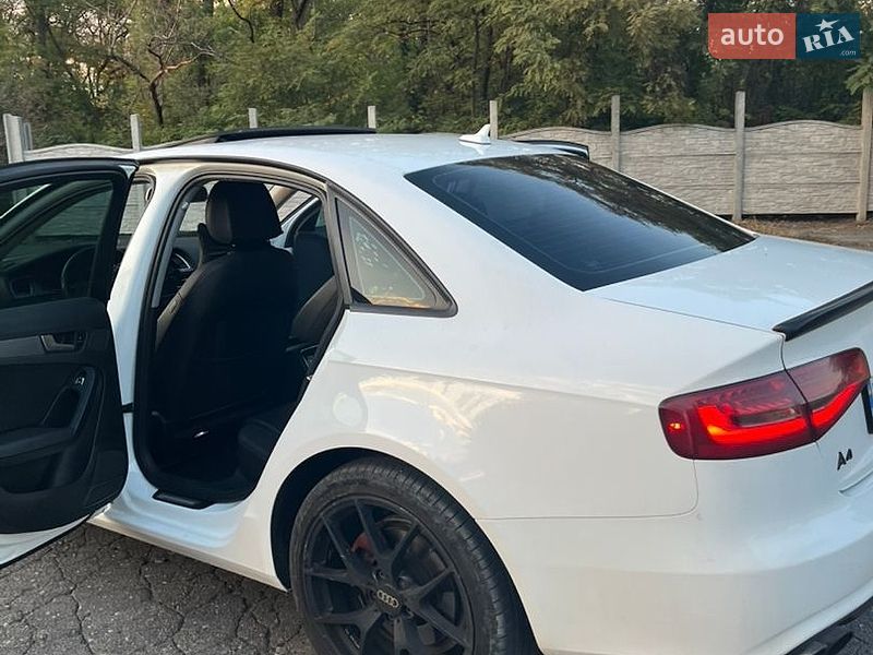 Седан Audi A4 2014 в Дніпрі