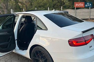 Седан Audi A4 2014 в Дніпрі