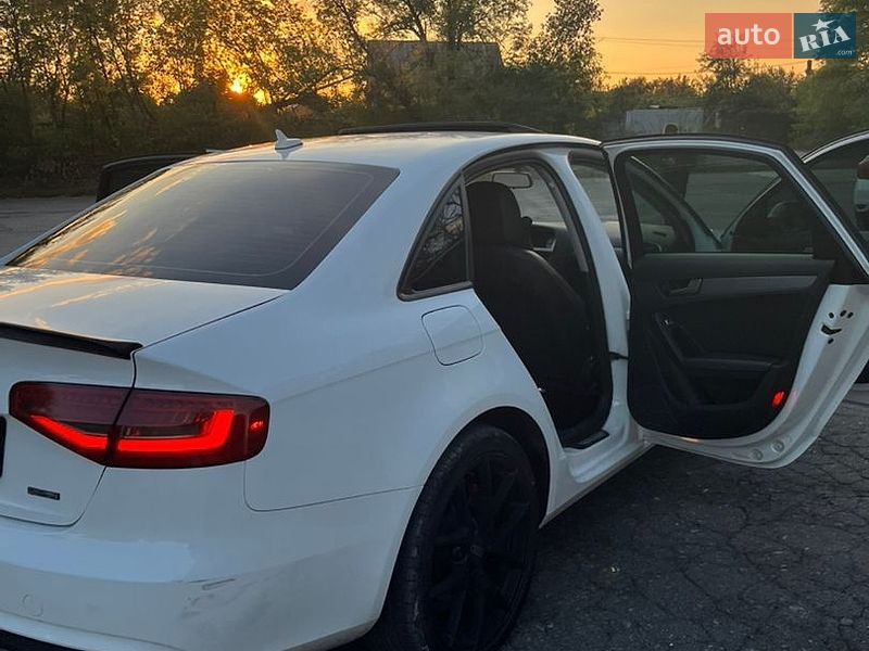 Седан Audi A4 2014 в Дніпрі