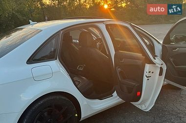 Седан Audi A4 2014 в Дніпрі