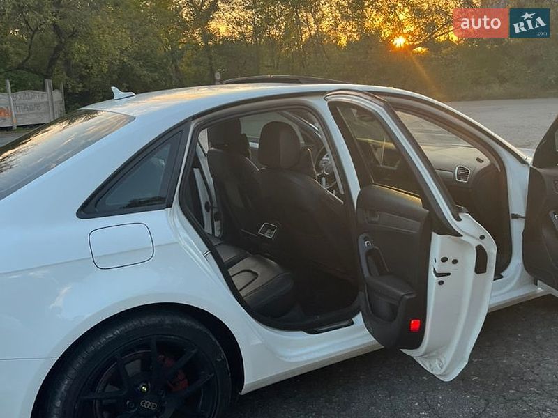 Седан Audi A4 2014 в Дніпрі