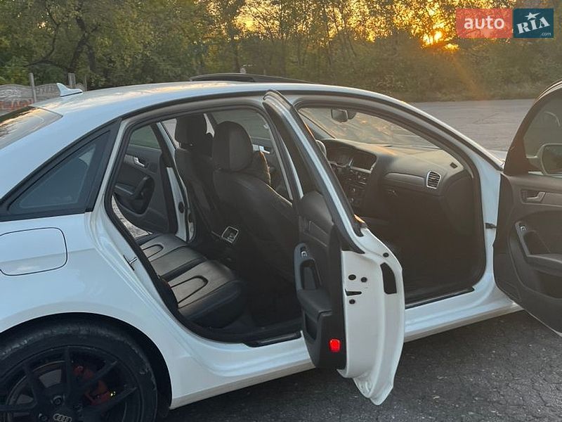 Седан Audi A4 2014 в Дніпрі