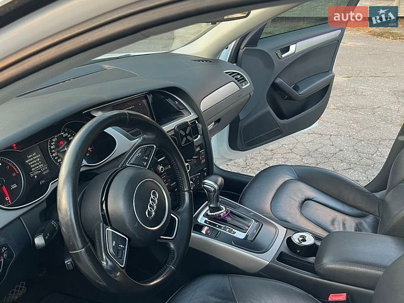 Седан Audi A4 2014 в Дніпрі