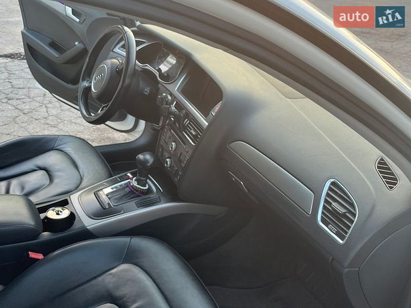 Седан Audi A4 2014 в Дніпрі