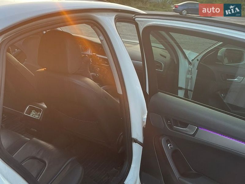 Седан Audi A4 2014 в Дніпрі