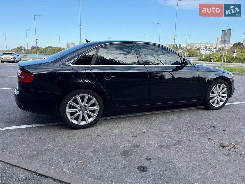 Седан Audi A4 2014 в Виннице