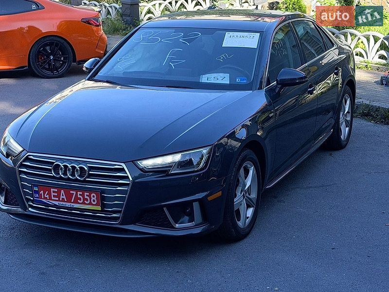 Седан Audi A4 2019 в Львові