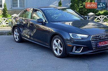 Седан Audi A4 2019 в Львові