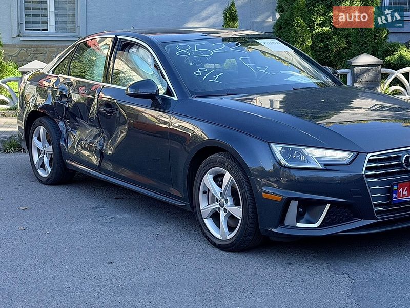 Седан Audi A4 2019 в Львові