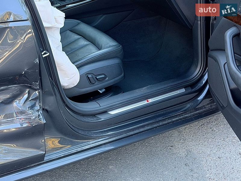 Седан Audi A4 2019 в Львові