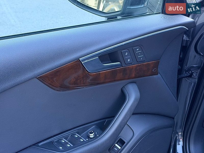 Седан Audi A4 2019 в Львові