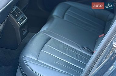 Седан Audi A4 2019 в Львові
