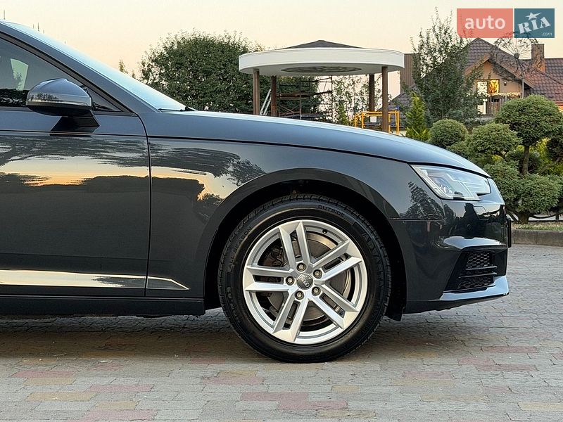 Седан Audi A4 2017 в Стрию