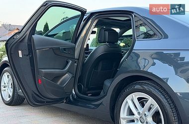 Седан Audi A4 2017 в Стрию