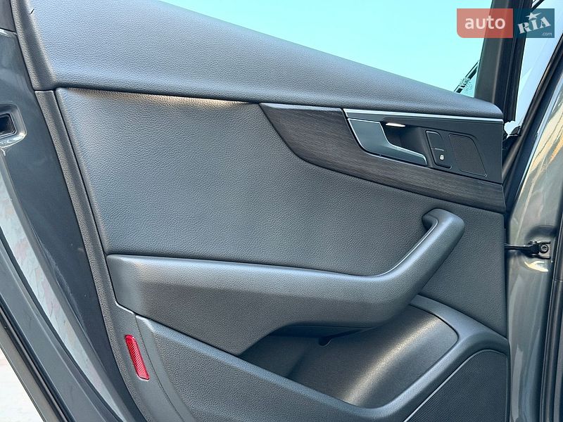 Седан Audi A4 2017 в Стрию