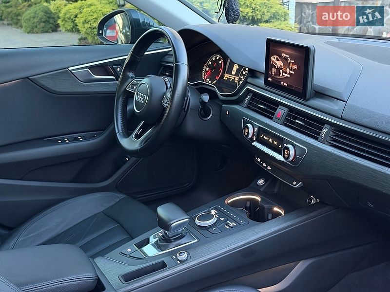 Седан Audi A4 2017 в Стрию