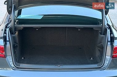 Седан Audi A4 2017 в Стрию
