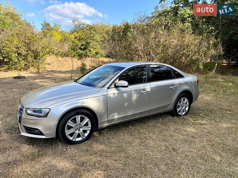Седан Audi A4 2012 в Одессе