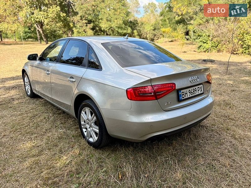 Седан Audi A4 2012 в Одессе