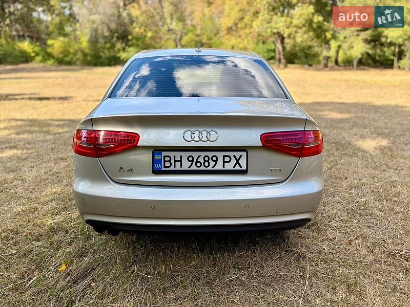 Седан Audi A4 2012 в Одессе