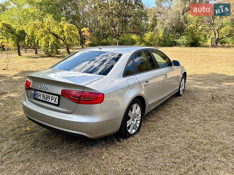 Седан Audi A4 2012 в Одессе