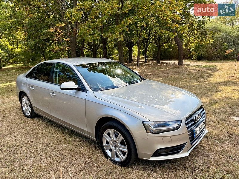 Седан Audi A4 2012 в Одессе