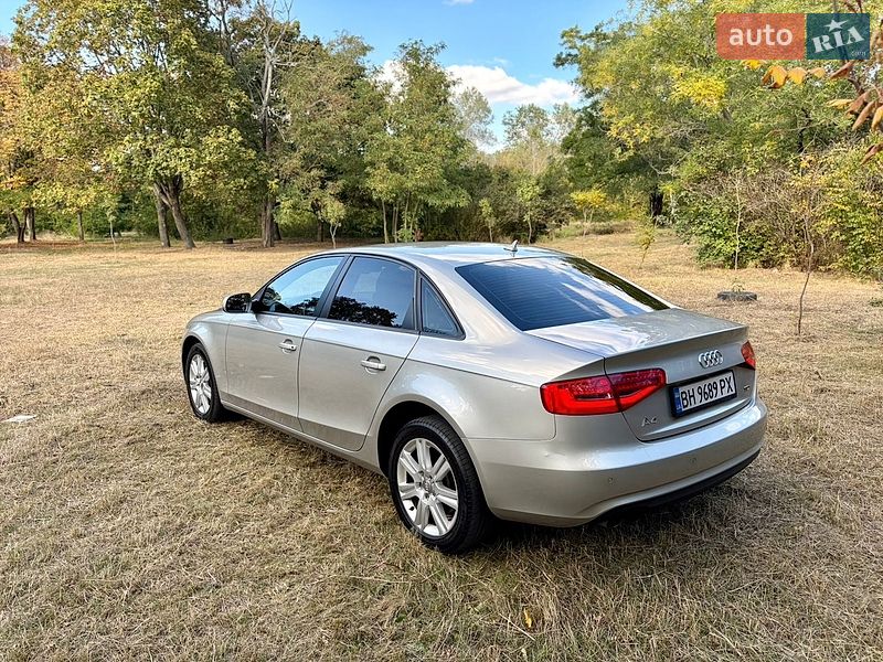 Седан Audi A4 2012 в Одессе