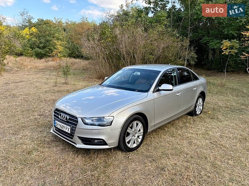 Седан Audi A4 2012 в Одессе