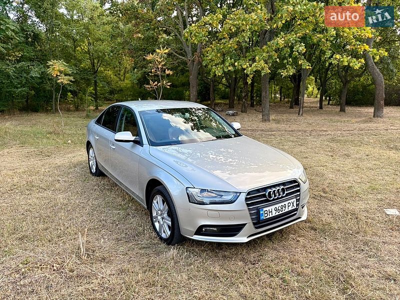 Седан Audi A4 2012 в Одессе