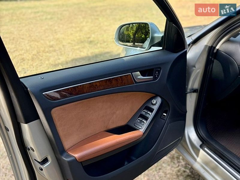 Седан Audi A4 2012 в Одессе