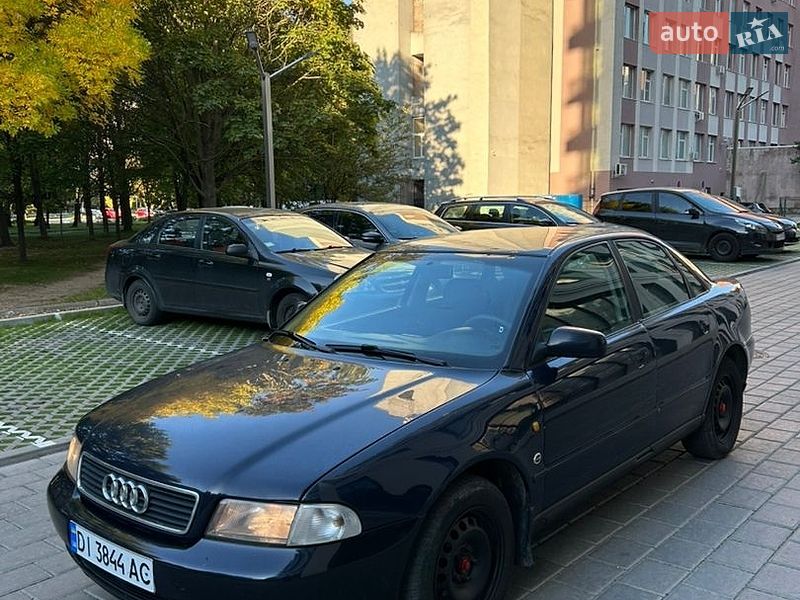 Седан Audi A4 1997 в Ровно
