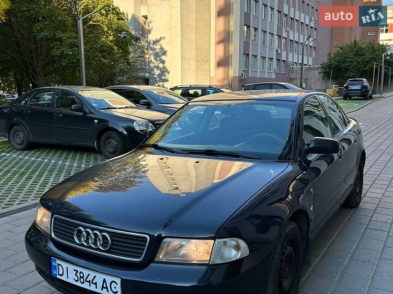 Седан Audi A4 1997 в Ровно