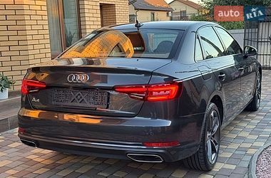 Седан Audi A4 2019 в Виннице