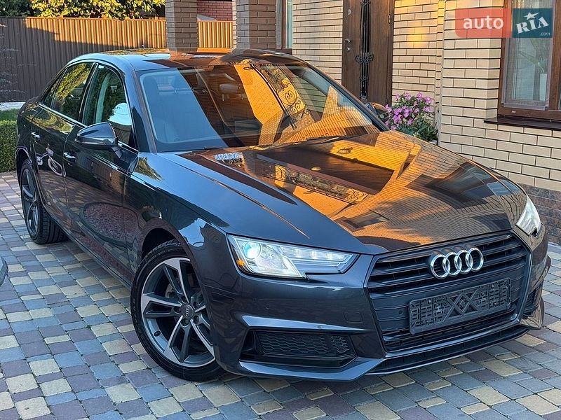Седан Audi A4 2019 в Виннице