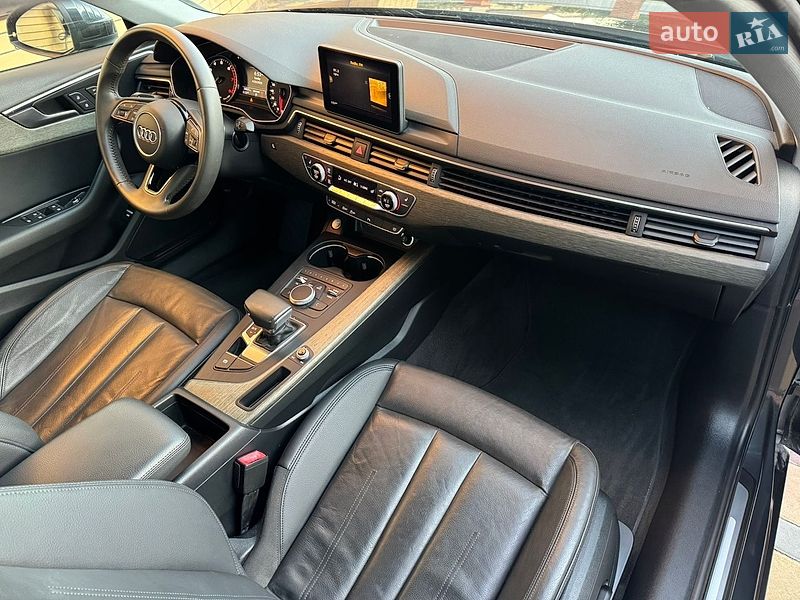 Седан Audi A4 2019 в Виннице