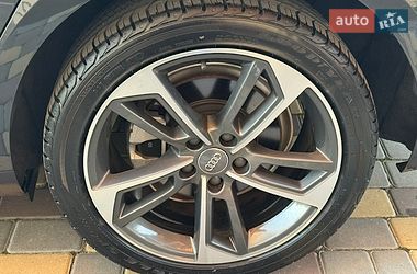 Седан Audi A4 2019 в Виннице
