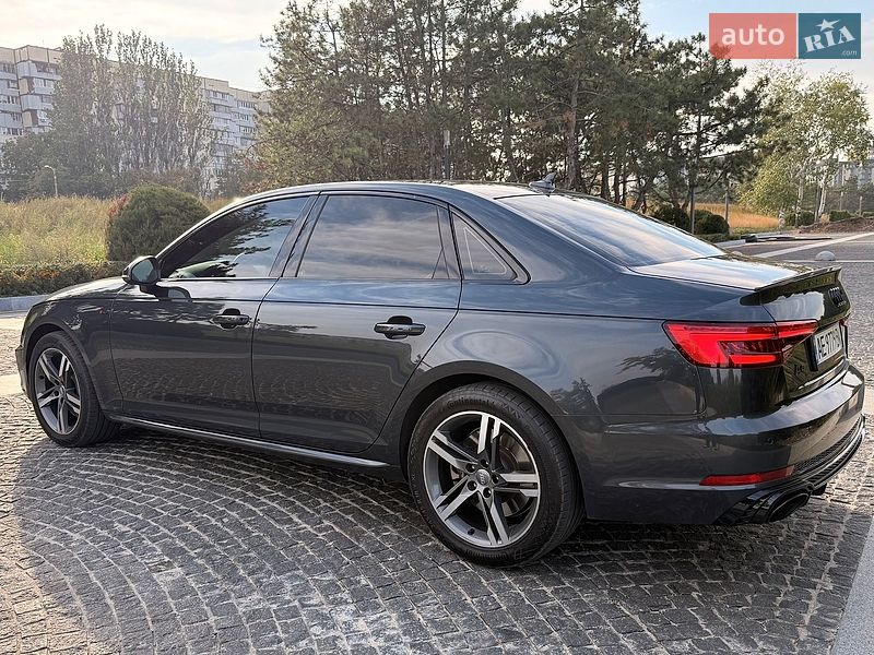 Седан Audi A4 2017 в Дніпрі