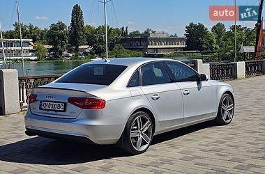 Седан Audi A4 2012 в Днепре