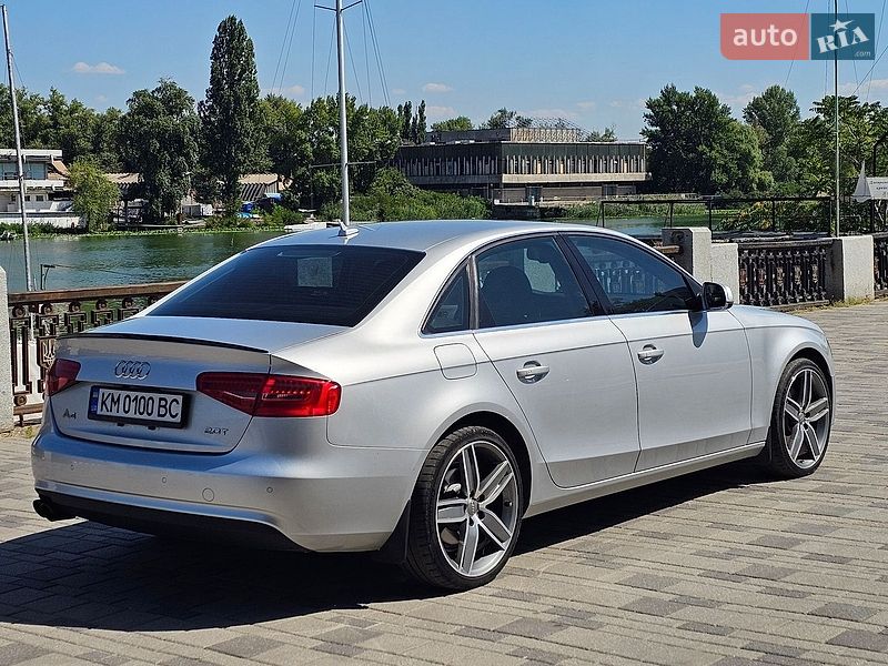 Седан Audi A4 2012 в Днепре