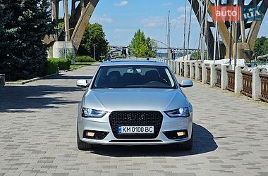 Седан Audi A4 2012 в Днепре
