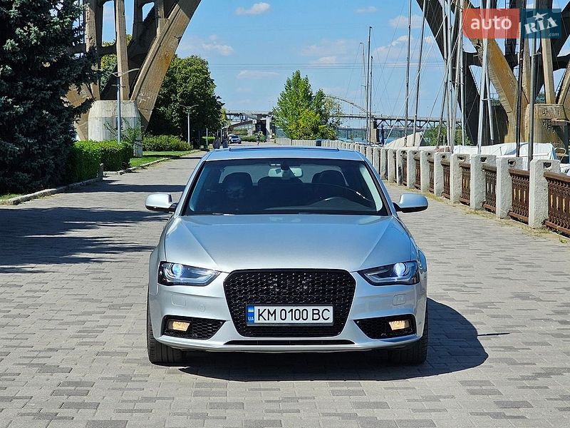 Седан Audi A4 2012 в Днепре