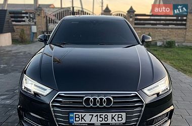 Седан Audi A4 2016 в Рівному