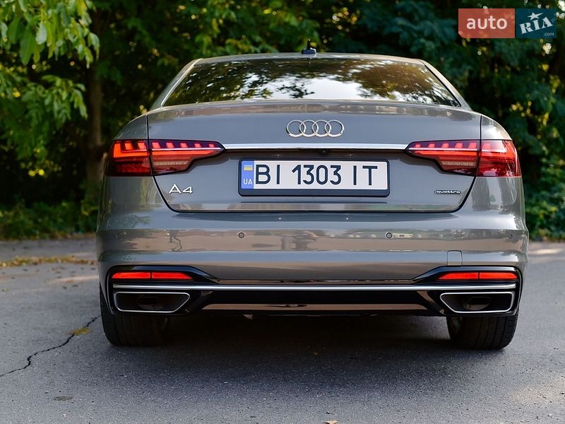 Седан Audi A4 2023 в Полтаві