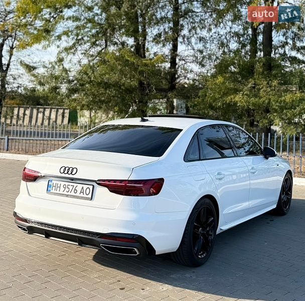 Седан Audi A4 2022 в Одесі
