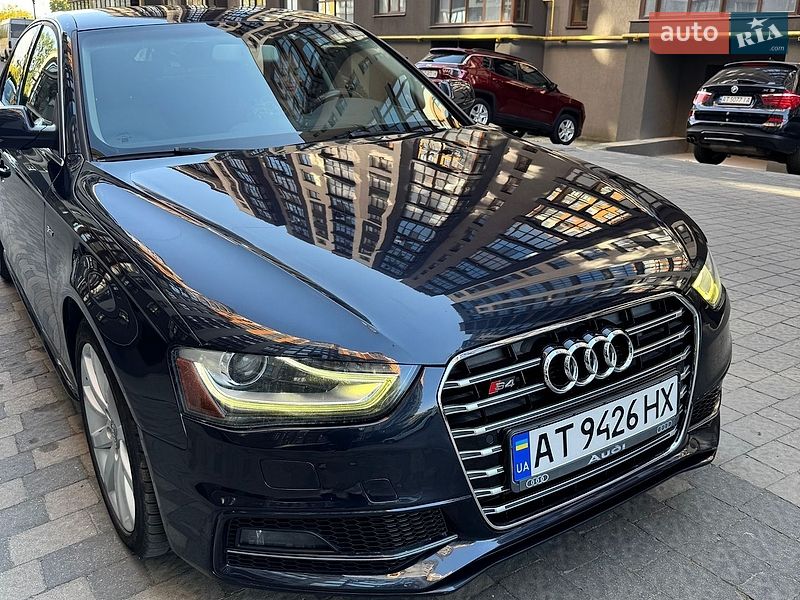 Седан Audi A4 2014 в Івано-Франківську