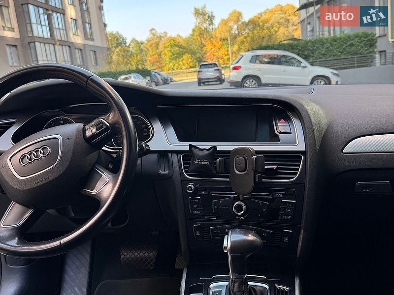 Седан Audi A4 2014 в Івано-Франківську