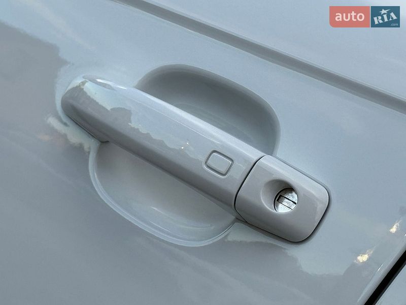 Седан Audi A4 2014 в Дрогобыче