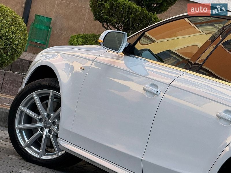 Седан Audi A4 2014 в Дрогобыче
