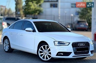 Седан Audi A4 2013 в Николаеве