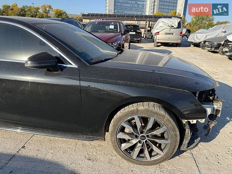 Седан Audi A4 2023 в Києві